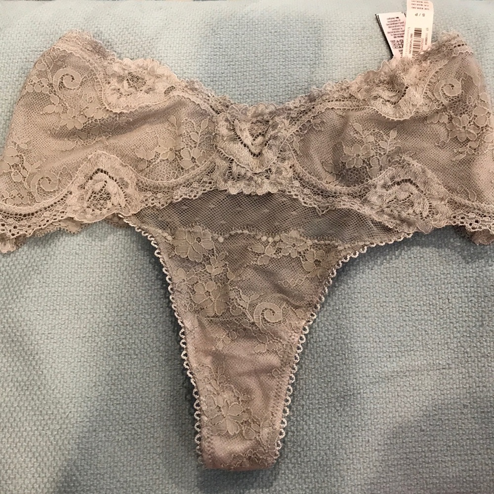 High rise lace thong